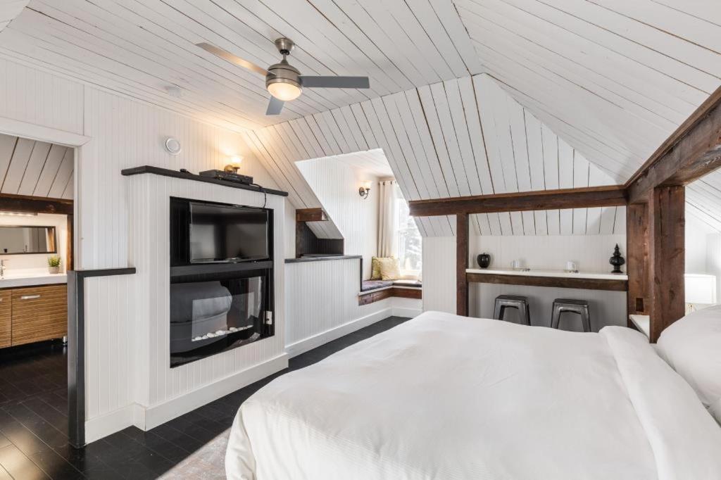 Auberge Nuits De St-Georges Bromont Luaran gambar