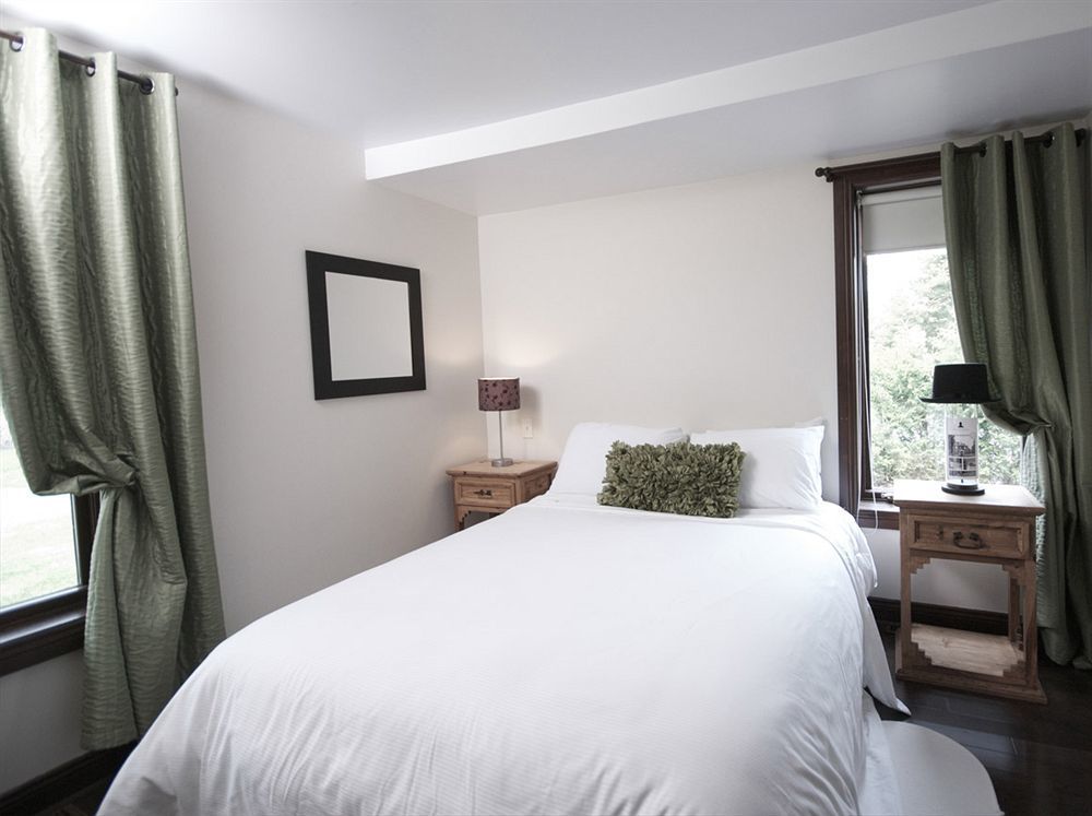 Auberge Nuits De St-Georges Bromont Luaran gambar