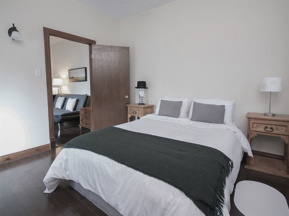 Auberge Nuits De St-Georges Bromont Luaran gambar
