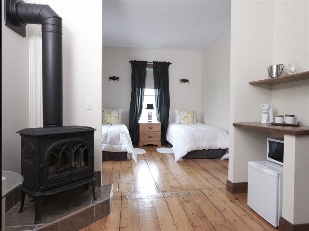 Auberge Nuits De St-Georges Bromont Luaran gambar