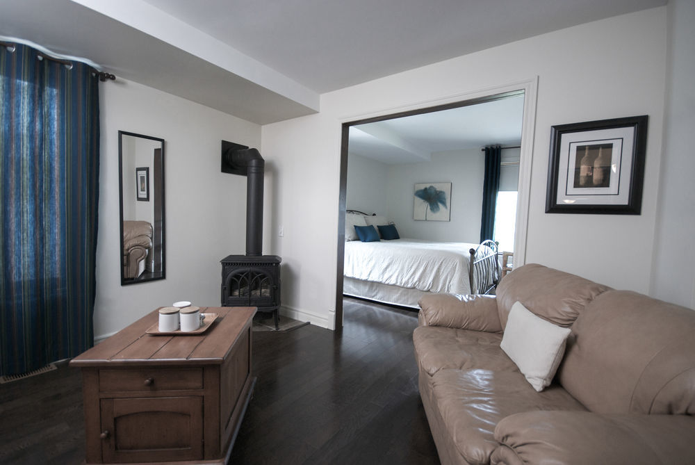 Auberge Nuits De St-Georges Bromont Luaran gambar