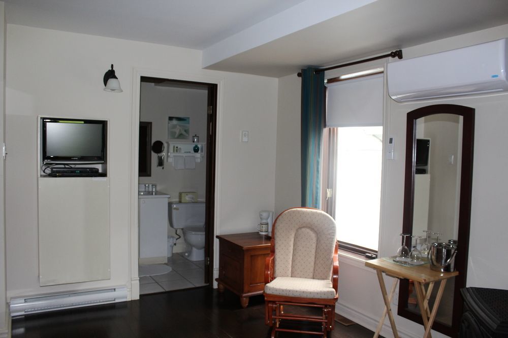 Auberge Nuits De St-Georges Bromont Luaran gambar